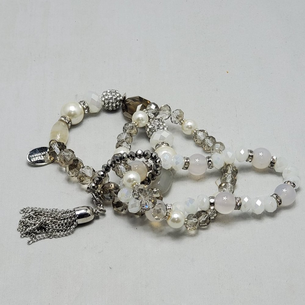 ALI KHAN  glass beaded bracelet with rhinestone & pearl with tassel and gift box - Picture 5 of 7
